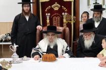 🌴בצל הקודש🌴
רבינו שליט"א ביי תפילת שחרית ומסיבת לח