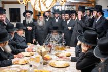 נעכטן פארנאכטס איז פארגעקומען א מסיבת לחיים בבית ה