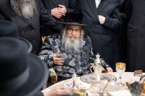 נעכטן פארנאכטס איז פארגעקומען א מסיבת לחיים בבית ה