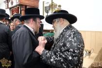 🌴בצל הקודש🌴
אנשי שלומינו ביים שלום נעמען פון רבינו