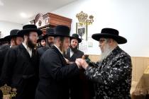 🌴בצל הקודש🌴
אנשי שלומינו ביים שלום נעמען פון רבינו