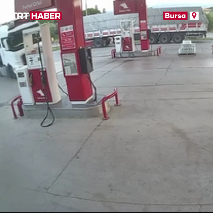 דראמאטישע ווידעא: א טראק וואס טראנספארטירט קוילן, 