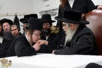 🌴בצל הקודש🌴
רבינו שליט"א ביים מסיבת לחיים נאך תפיל