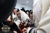 כ''ק רבינו הגה''ק שליט"א ביי תפילת שחרית ומסיבת לח