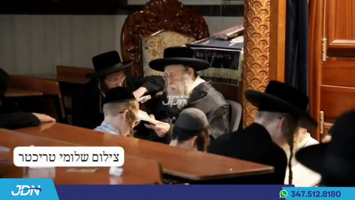 תשעה באב ביי האדמו"ר מקאמארנא.