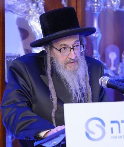 אן אינטערסאנטע און קאמישע פאסירונג האט זיך אפגעשפי