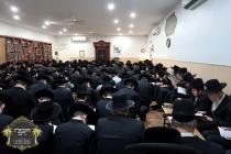 כ''ק רבינו הגה''ק שליט''א ביי קריאת מגילת איכה איכ