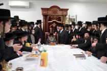 🌴בצל הקודש🌴
רבינו שליט"א ביים אויספאסטן און דערנאך