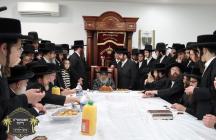 כ''ק רבינו הגה''ק שליט"א ביי תפילת מנחה היינט תשעה
