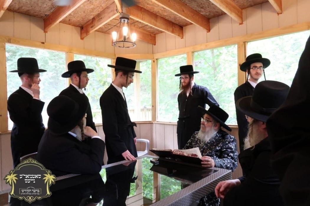 א קבוצה מצויני תלמידי ישיבה קטנה סניף רב טוב פון ק