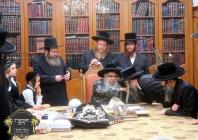 כ''ק רבינו הגה''ק שליט''א ביי כתיבת האותיות פאר די