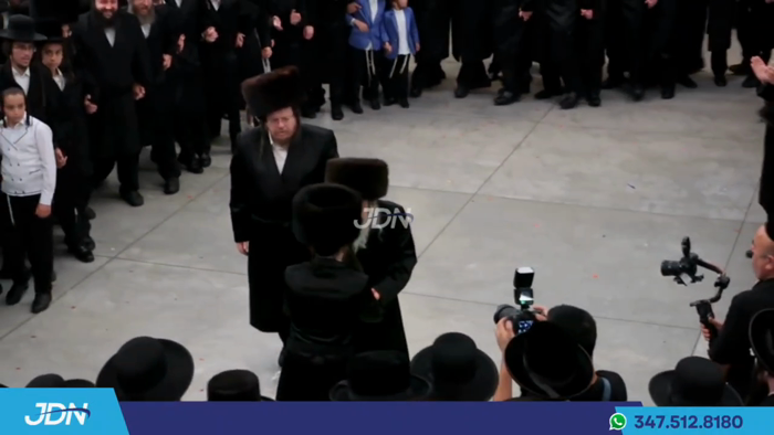 האדמו"ר מאמשינוב ביים שמחת החתונה פון אן אייניקל פ