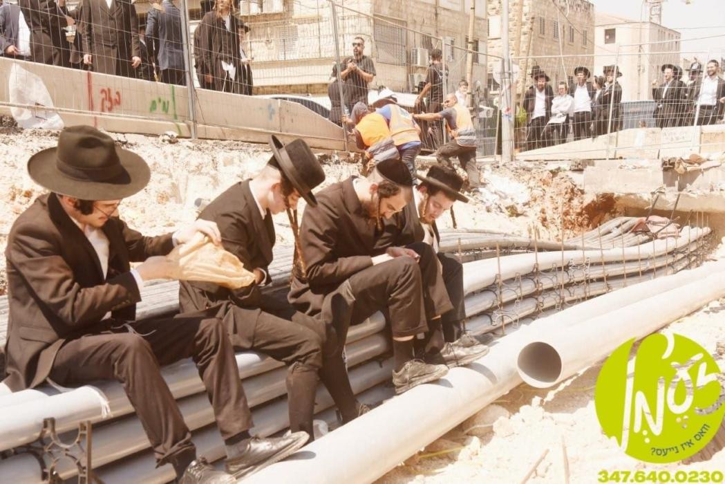 ירושלים - אין א באדייטנדן דורכברוך איז דעם דינסטאג