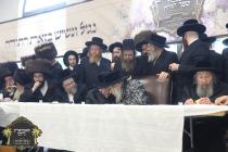 שמחת הכנסת ספר תורה אריינגעגעבן געווארן אין קרית ו