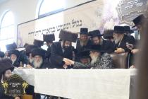 שמחת הכנסת ספר תורה אריינגעגעבן געווארן אין קרית ו