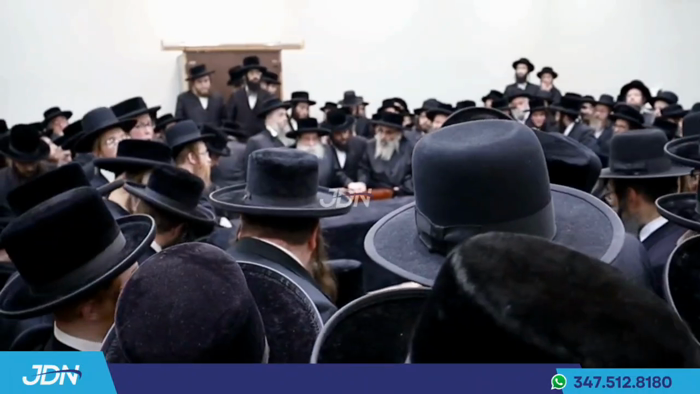 האדמו"ר מתולדות צבי ספינקא ביים מספיד זיין כ"ק אדמ