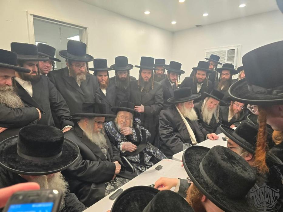 כ"ק מרן אדמו"ר שליט"א איז מנחם אבל ביי ש"ב בניו הג