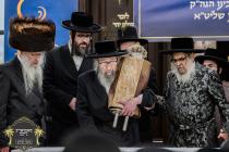 כ''ק רבינו הגה''ק שליט''א ביים מעמד סיום כתיבת ספר