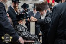 כ''ק רבינו הגה''ק שליט''א ביים מעמד סיום כתיבת ספר