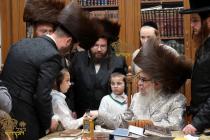 🌴בצל הקודש🌴
רבינו שליט''א ביי התחלת כתיבת ספר תורה