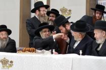 🌴בצל הקודש🌴
רבינו שליט''א ביים מסיבת לחיים נאך תפי