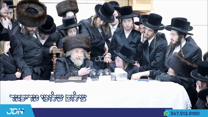 האדמו"ר מראחמיסטריווקא ביי שלש סעודות, ערב די שמחת