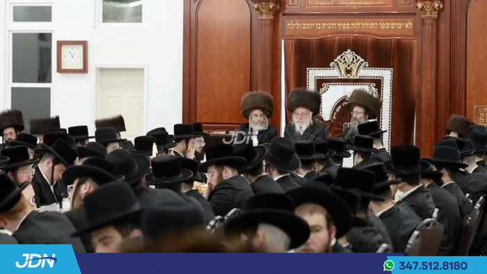 האדמו"ר מוויען ביי מלוה מלכה מוצש"ק אין מחנה מתיבת