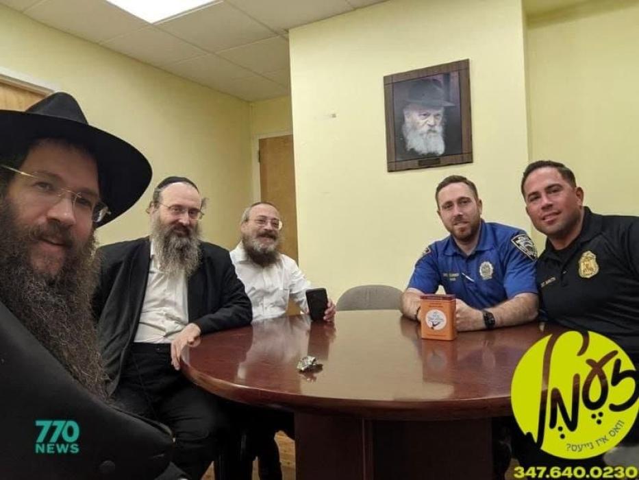 קראון הייטס - רבנים און עסקנים האבן אפגעהאלטן א זי
