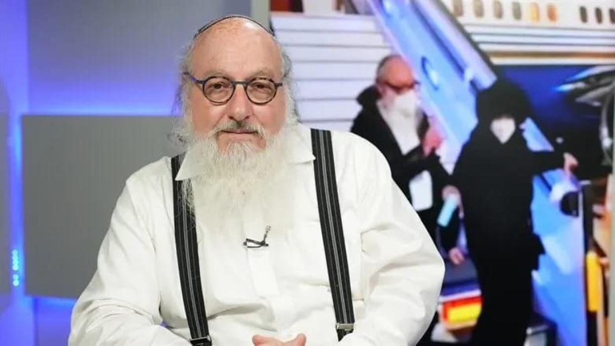יונתן פאלארד, אנגעקלאגט פארן שפיאנירן פאר מדינת יש