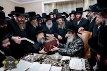 כ''ק אדמו"ר מבאבוב 45 שליט"א וועלעכע וויילט אין די