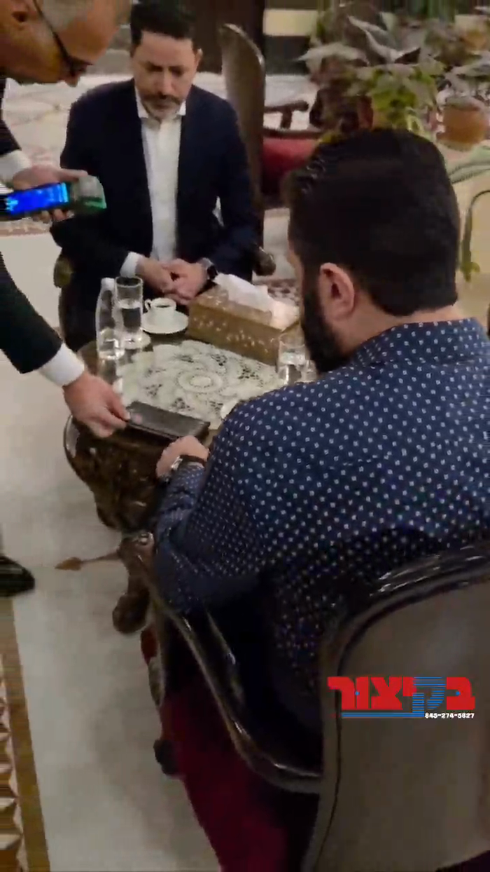 סירישער פרעזידענט אכמאד אל-שארא האט געמאכט א וויזע