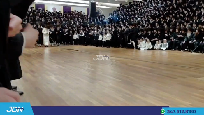 האדמו"ר מסאטמאר טאנצט מצוה טאנץ ביים שמחת החתונה פ