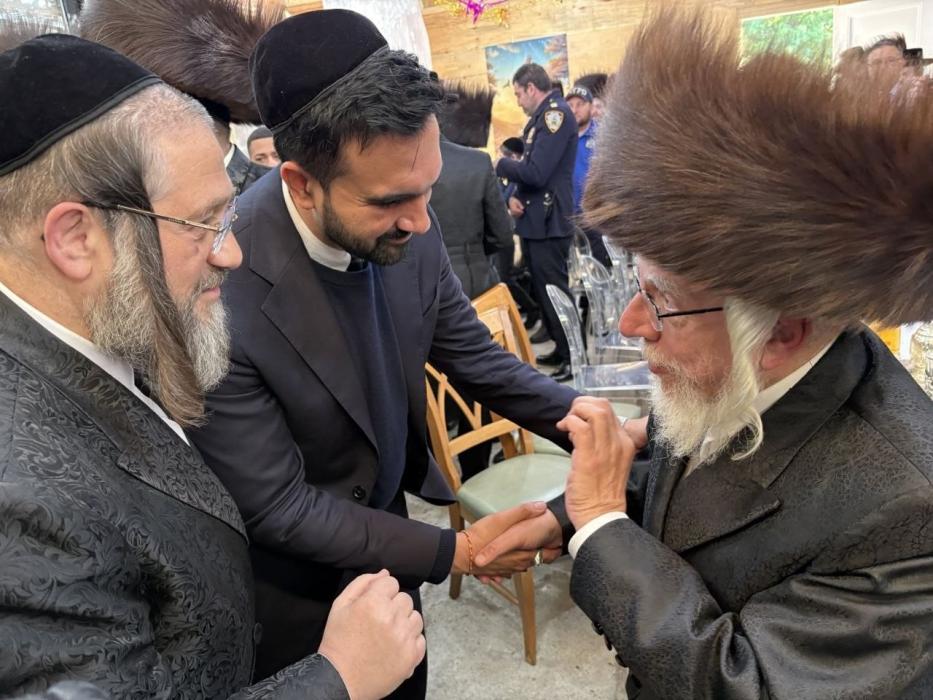 ניו-יארק סיטי מעיאר זאהראן מאמדאני איז ערווארטעט צ