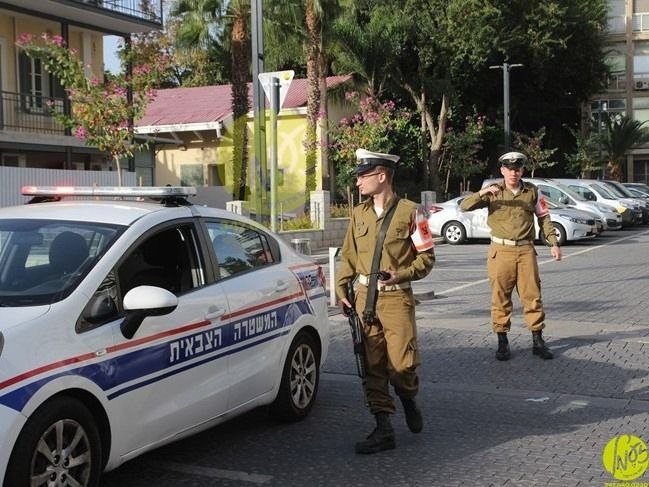 ירושלים -  די סקווערער קהילה אין שטאט שטורעמט נאך 
