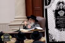 כ''ק רבינו הגה''ק שליט"א ביים פארלערנען דעם סוגיא 