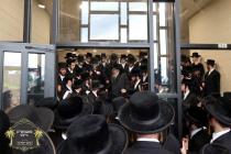 כ''ק רבינו הגה''ק שליט"א ביים פארלערנען דעם סוגיא 