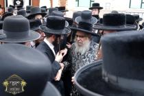 כ''ק רבינו הגה''ק שליט"א ביים פארלערנען דעם סוגיא 