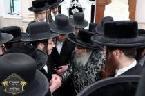 כ''ק רבינו הגה''ק שליט"א ביים פארלערנען דעם סוגיא 