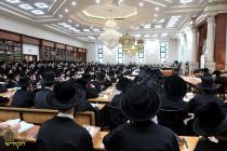 🌴בצל הקודש🌴 
רבינו שליט"א ביים פארלערנען די סוגיא 