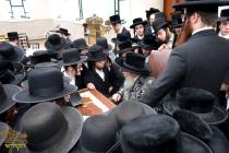 🌴בצל הקודש🌴 
רבינו שליט"א ביים פארלערנען די סוגיא 
