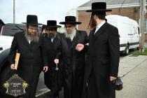 כ''ק רבינו הגה''ק שליט''א אויפן פריוואטן פליגער או