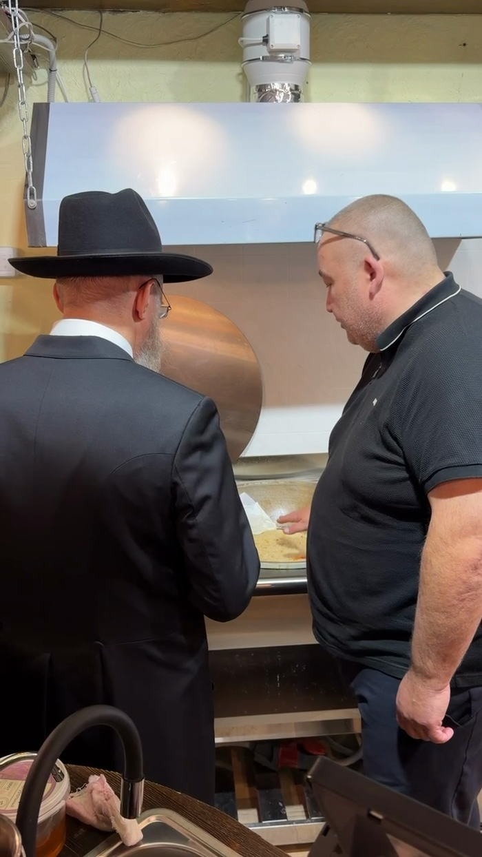 הרה"ג רבי בערל לאזאר שליט"א, רב הראשי אין מאסקווע,