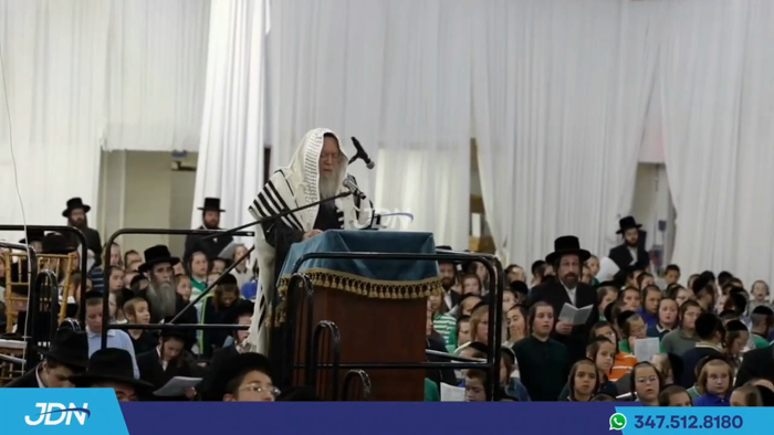 הגה"צ אבד"ק שומרי שבת ביים פארזאגן אבינו מלכנו ביי