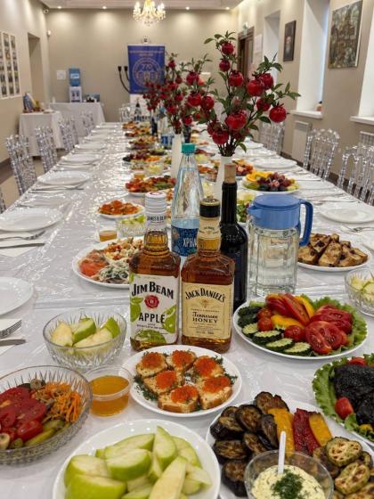 טראץ די קאמפליצירטע מלחמה אומשטענדן האט חב"ד אהערג