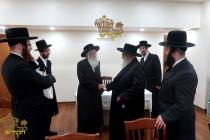 🌴בצל הקודש🌴 
רבינו שליט''א ביים בענטשן פלעשער וויי