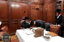 כ''ק רבינו הגה''ק שליט"א ביים מסיבת לחיים נאך תפיל