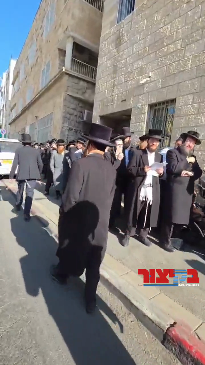 טויזנטער אידן האבן זיך פארזאמלט אין די ערב יו''ט ש