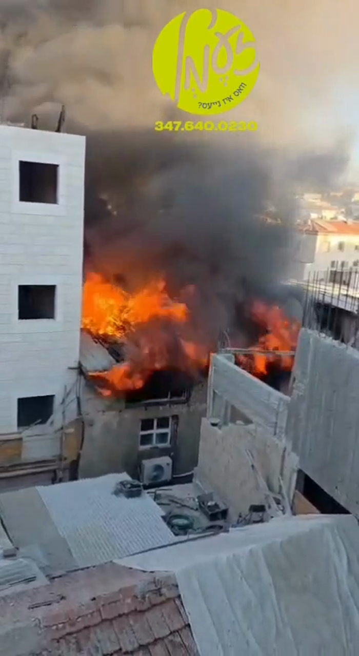 שַׁאֲלִי שְׂרוּפָה בְאֵשׁ: 10 ספרי תורה רח"ל פארבר