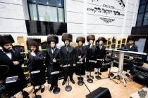 אשרי עין ראתה קהל קדושים רוגשים

אריינבליק אינעם פ