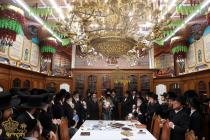 🌴בצל הקודש🌴
רבינו שליט''א ביים מעמד סיום כתיבת ספר
